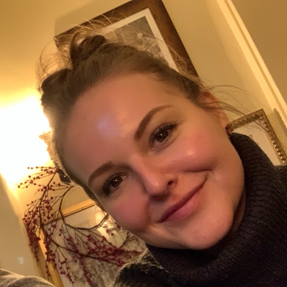 Meet your Posher, Danyelle - Picture 2 of 2